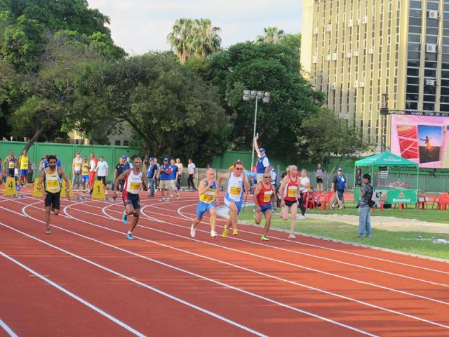 1391437_10202840268066839_116115720_n