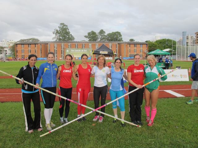 1393918_10202858336838547_1707964775_n