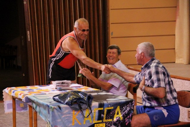 На вечері відпочинку. Валерій Кузенко з м. Ємельчино Житомирської обл.  поділився досвідом та станом волейболу у своєму регіоні.