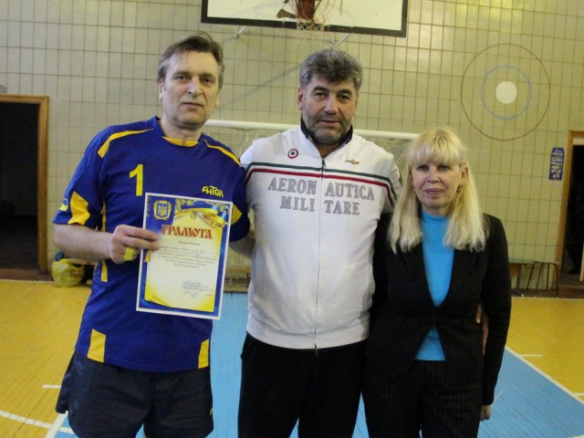 Грамота від Київського місцевого осередку ветеранів волейболу кращому гравцю команди «Антал» Олександру Житньому