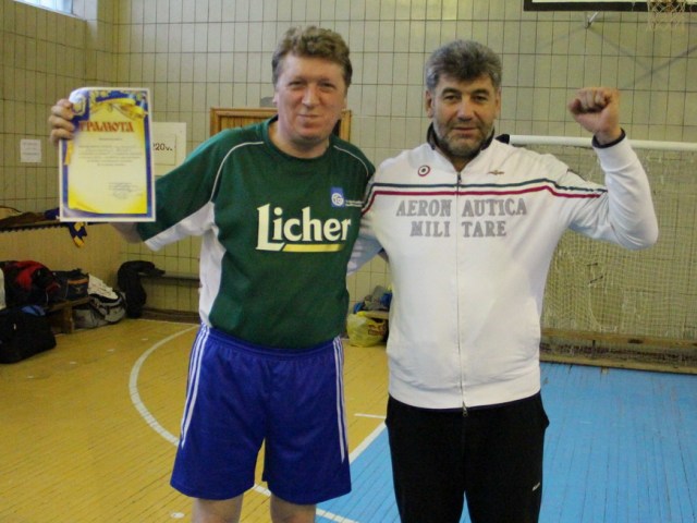 Грамота від Київського місцевого осередку ветеранів волейболу кращому гравцю команди «Чернігів» Валерію Зарицькому