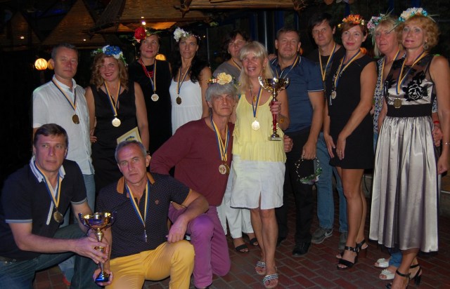 Переможці турніру «Кубок Івана Купала» жіноча команда «КПМА «Київ» та чоловіча команда з міста Дніпро