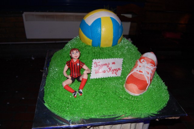 Торт від організаторів турніру